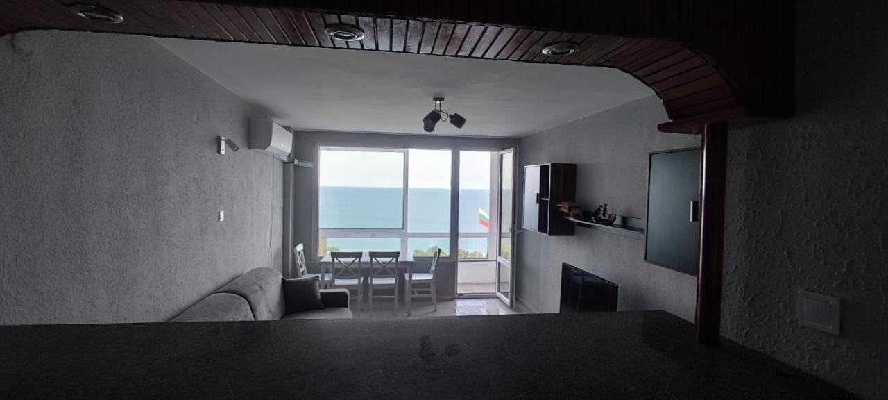 Sea View Flora Apartman Burgasz Kültér fotó