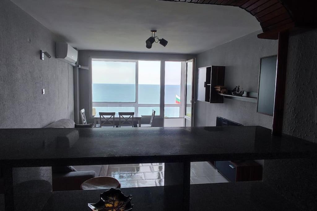 Sea View Flora Apartman Burgasz Kültér fotó